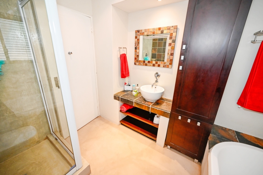 5 Bedroom Property for Sale in Vierlanden Western Cape